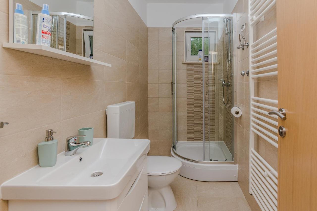 Apartmani Jadranka スタリグラード エクステリア 写真