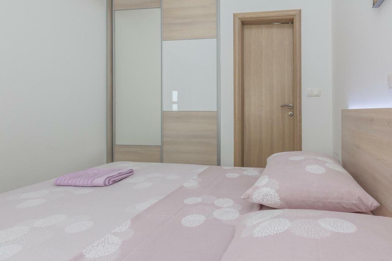 Apartmani Jadranka スタリグラード エクステリア 写真